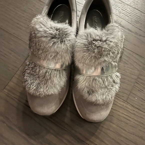 Sneakers - Picture 1 of 4